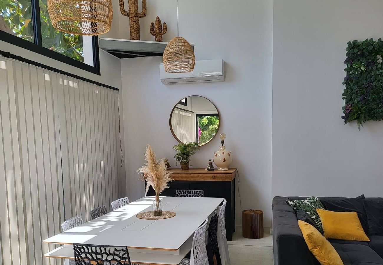 Villa à Hyères - Le diamant blanc de la presqu'île de Giens piscine 