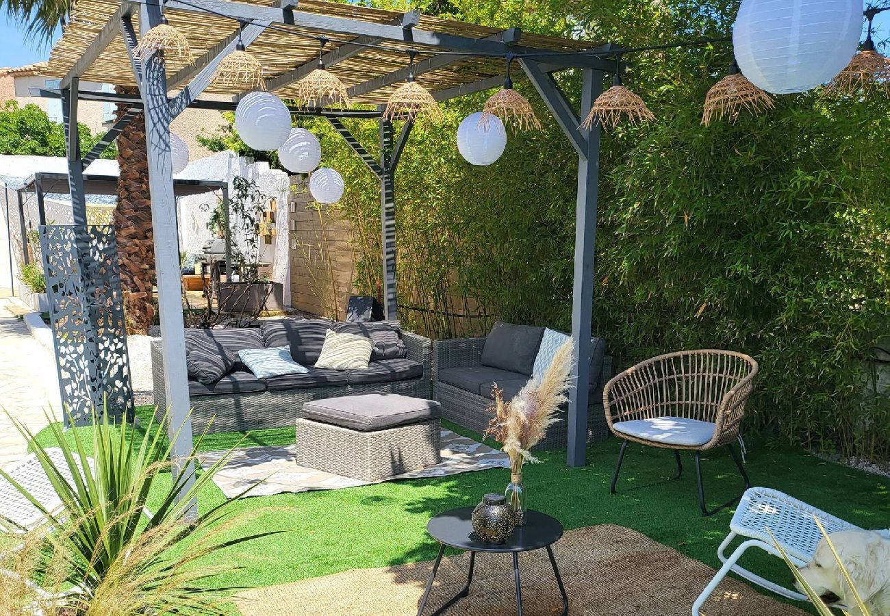 Villa à Hyères - Le diamant blanc de la presqu'île de Giens piscine 