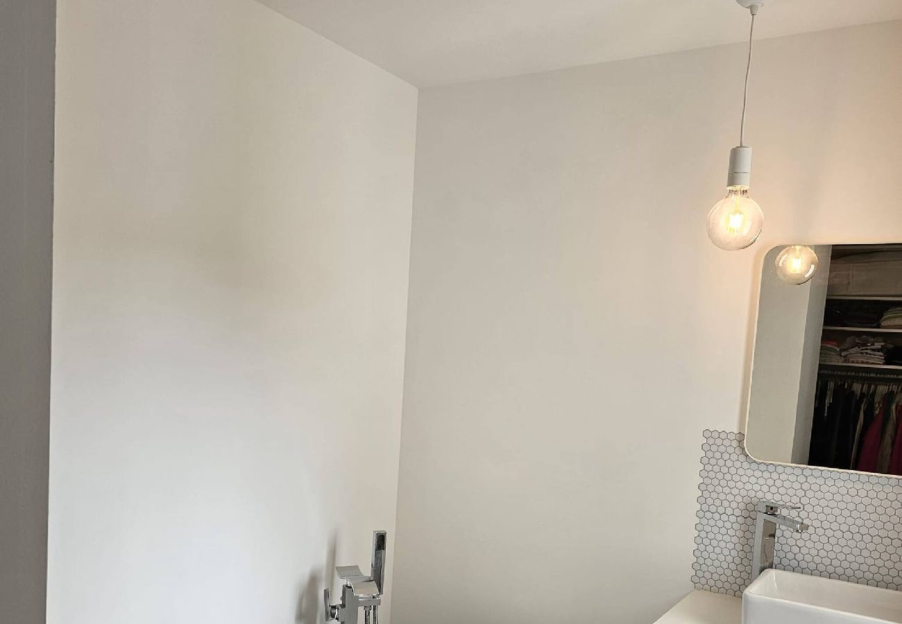 Villa à Hyères - Le diamant blanc de la presqu'île de Giens piscine 