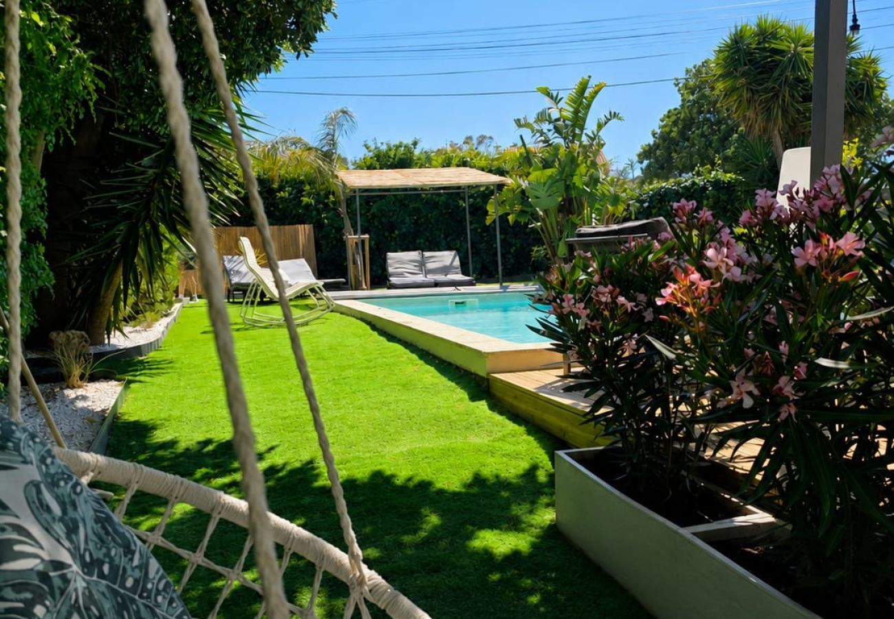 Villa à Hyères - Le diamant blanc - Villa Presqu'île de  Giens | Piscine, jacuzzi & activités en plein air
