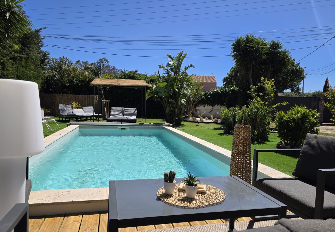 Villa à Hyères - Le diamant blanc - Villa Presqu'île de  Giens | Piscine, jacuzzi & activités en plein air