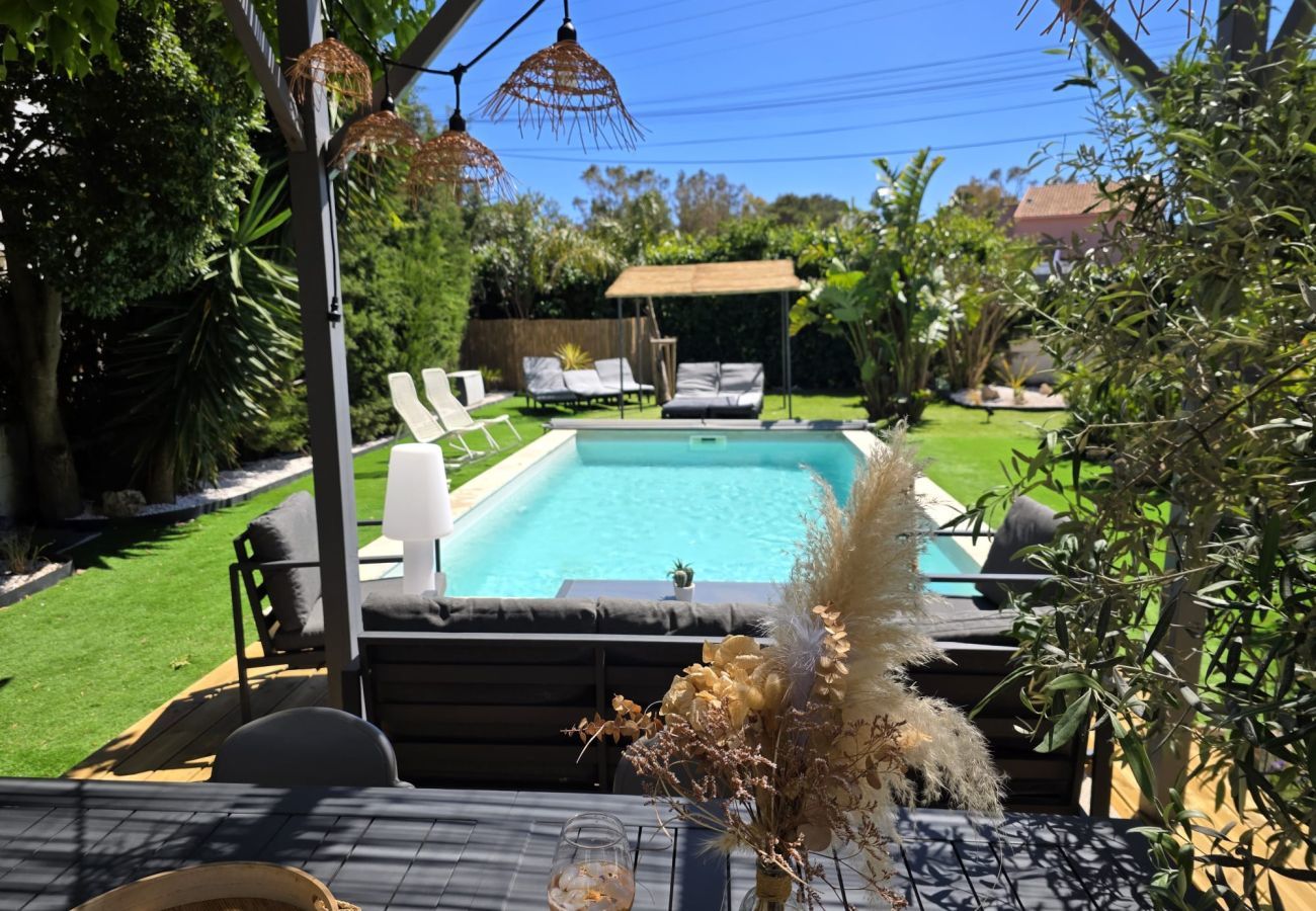 Villa à Hyères - Le diamant blanc - Villa Presqu'île de  Giens | Piscine, jacuzzi & activités en plein air