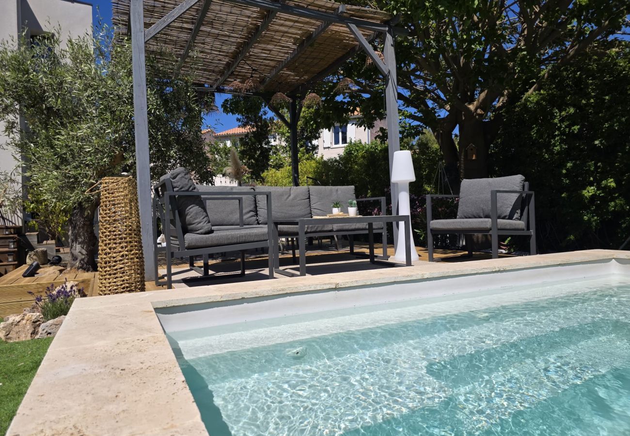 Villa à Hyères - Le diamant blanc - Villa Presqu'île de  Giens | Piscine, jacuzzi & activités en plein air