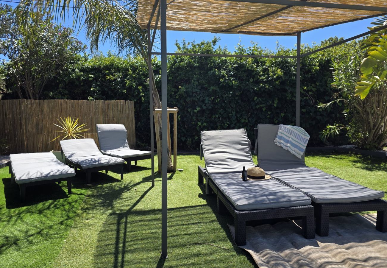 Villa à Hyères - Le diamant blanc - Villa Presqu'île de  Giens | Piscine, jacuzzi & activités en plein air