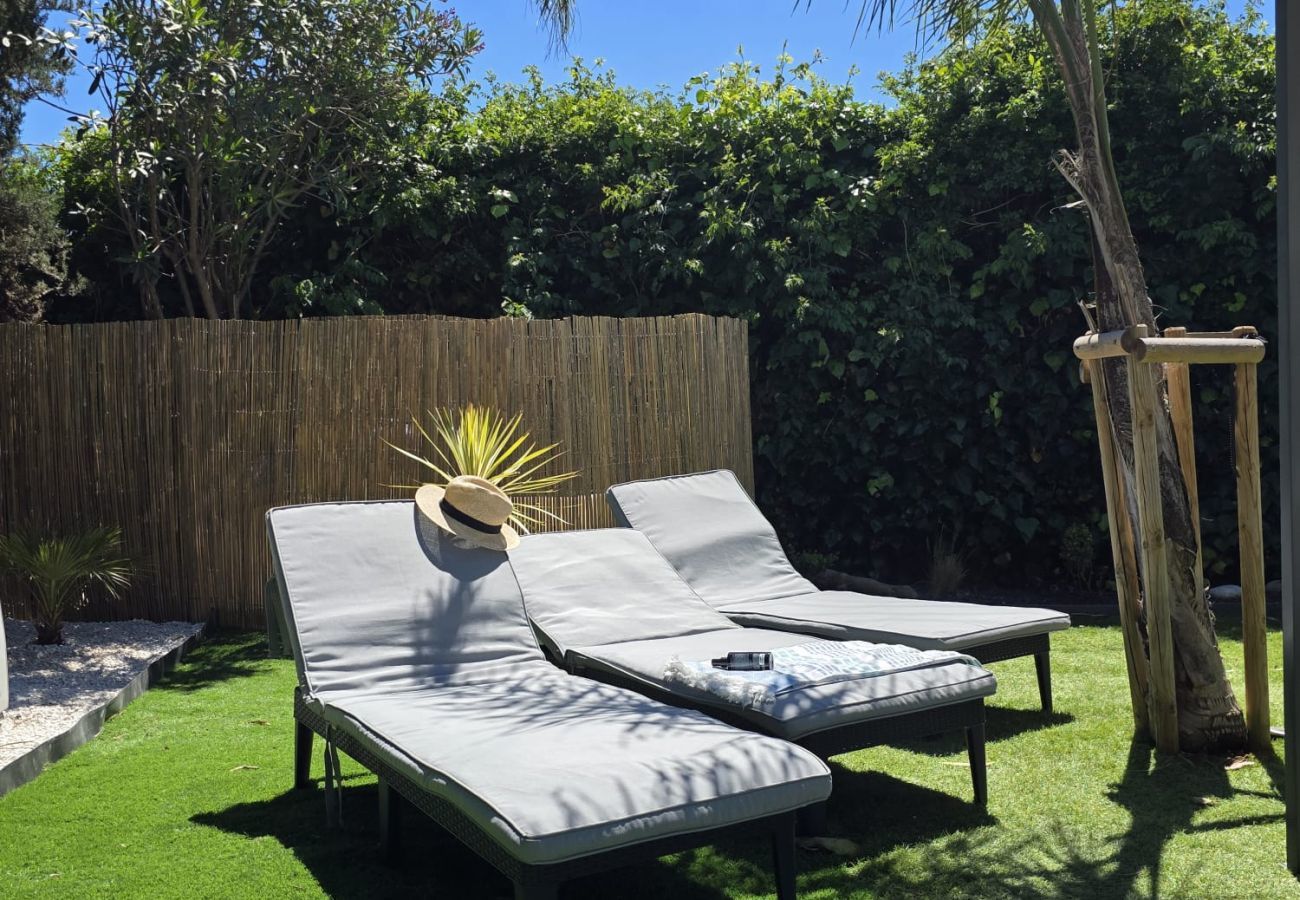 Villa à Hyères - Le diamant blanc - Villa Presqu'île de  Giens | Piscine, jacuzzi & activités en plein air