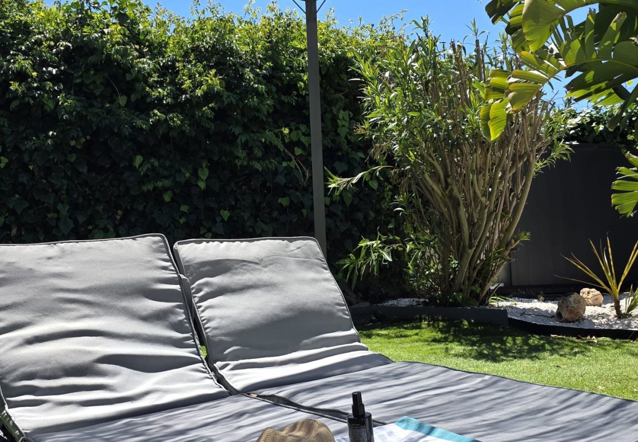 Villa à Hyères - Le diamant blanc - Villa Presqu'île de  Giens | Piscine, jacuzzi & activités en plein air