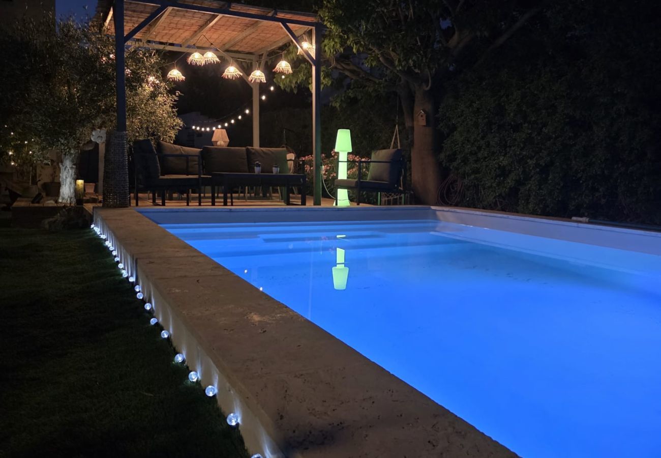 Villa à Hyères - Le diamant blanc - Villa Presqu'île de  Giens | Piscine, jacuzzi & activités en plein air