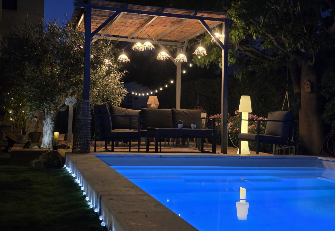Villa à Hyères - Le diamant blanc - Villa Presqu'île de  Giens | Piscine, jacuzzi & activités en plein air