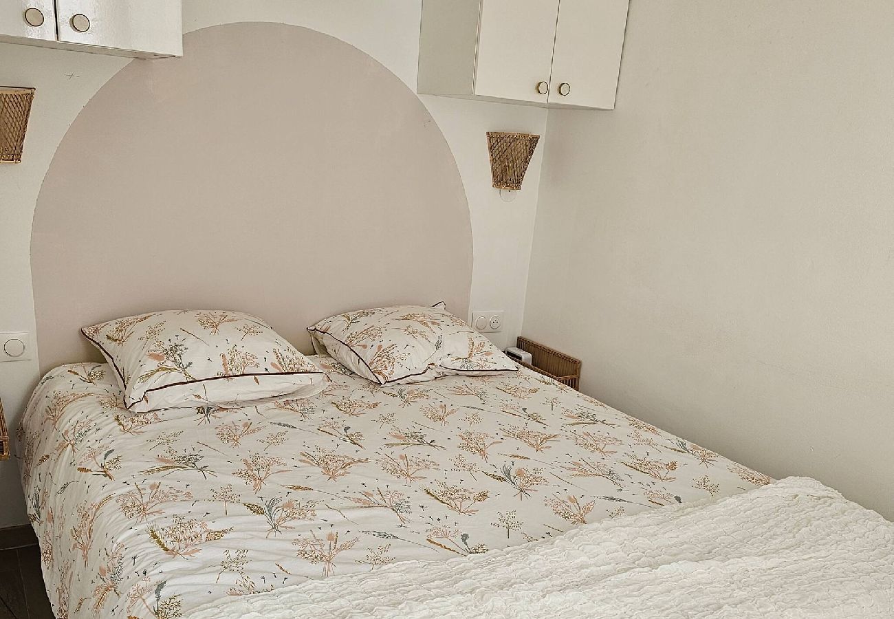 Appartement à Hyères - Évasion et plage au port sur Presqu’île de Giens 