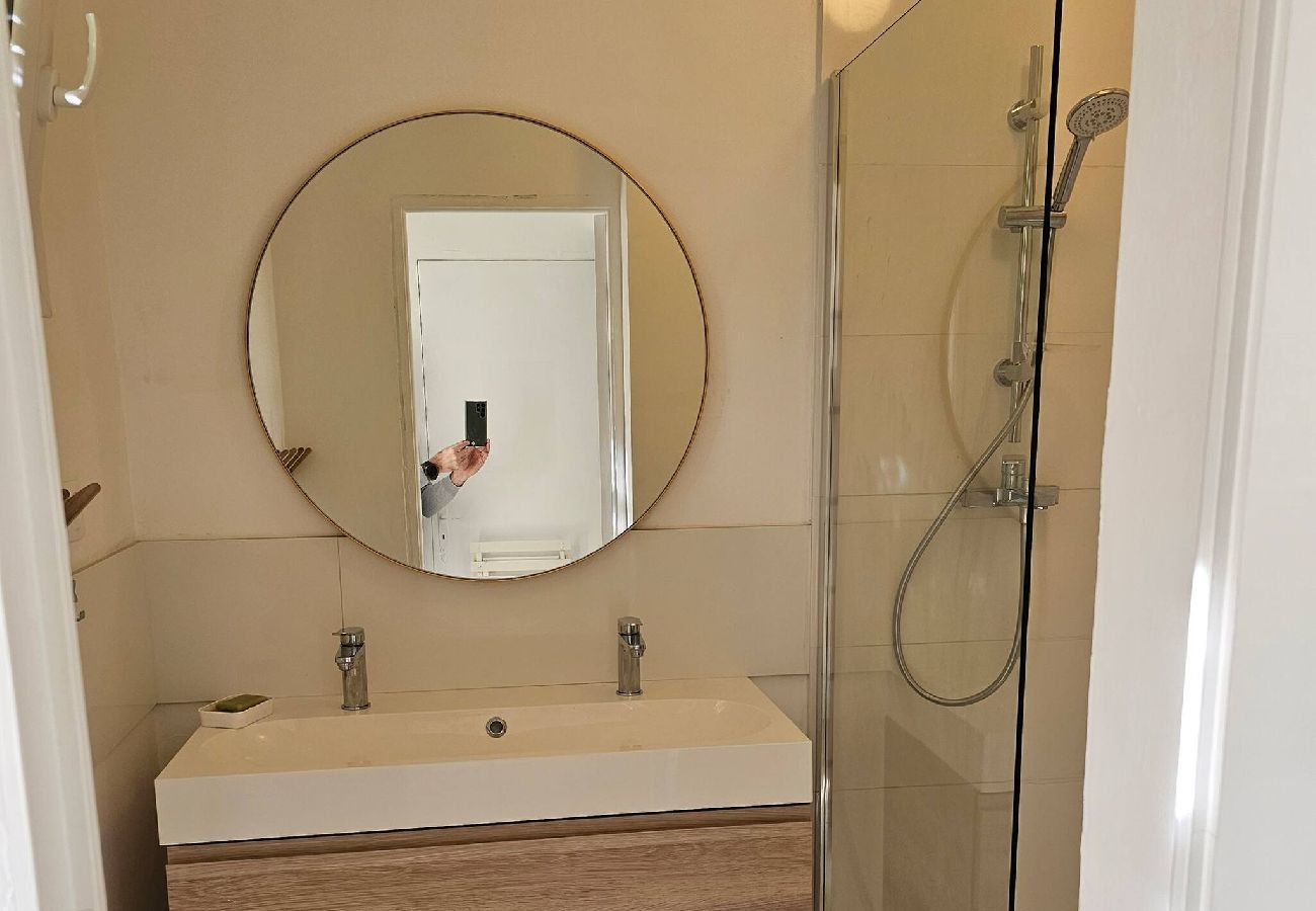 Appartement à Hyères - Évasion et plage au port sur Presqu’île de Giens 