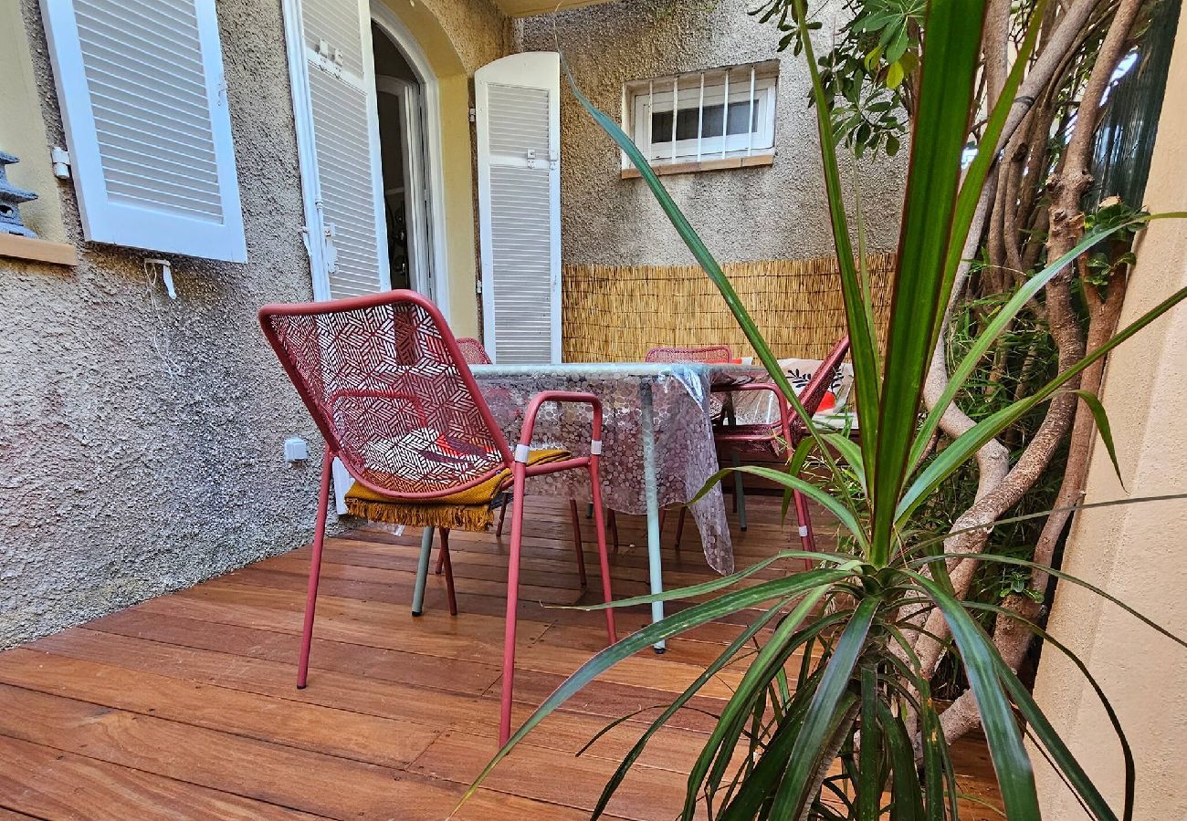 Appartement à Hyères - Évasion et plage au port sur Presqu’île de Giens 