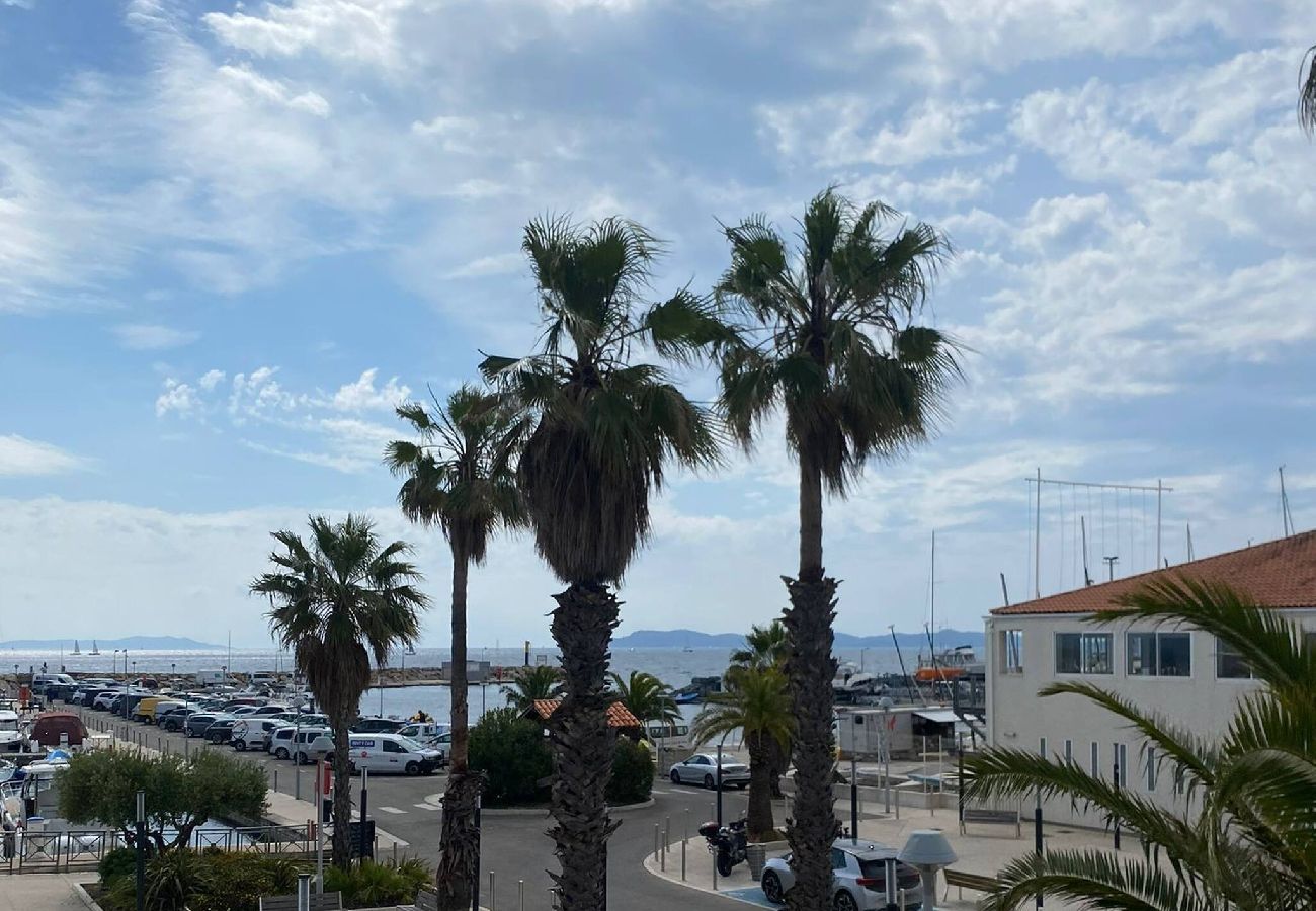 Appartement à Hyères - Évasion et plage au port sur Presqu’île de Giens 