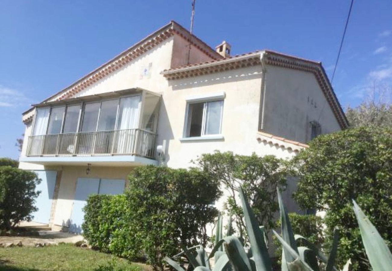 Maison à Hyères - Villa Hamac climatisée à 80m de la mer Beach House 