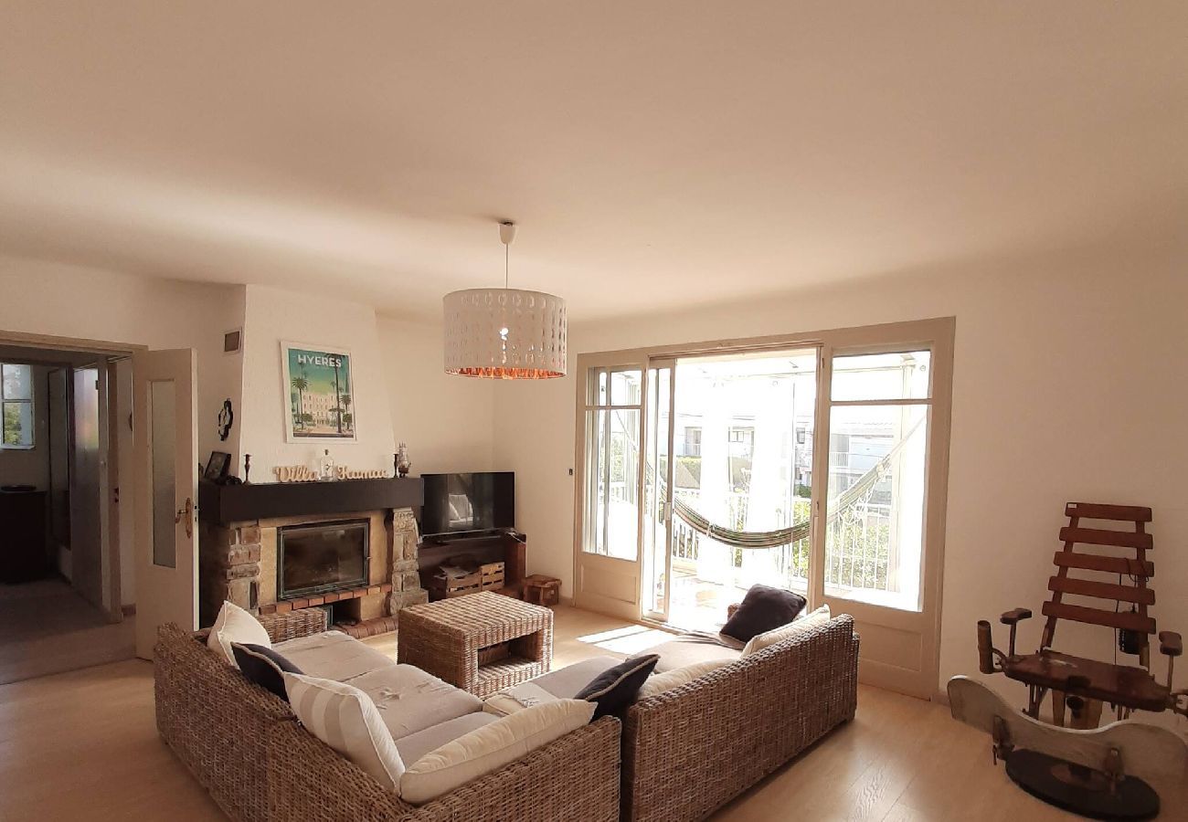 Maison à Hyères - Villa Hamac climatisée à 80m de la mer Beach House 