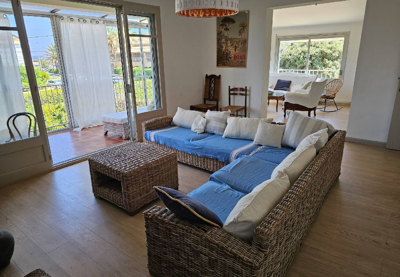 Maison à Hyères - Villa Hamac climatisée à 80m de la mer Beach House 