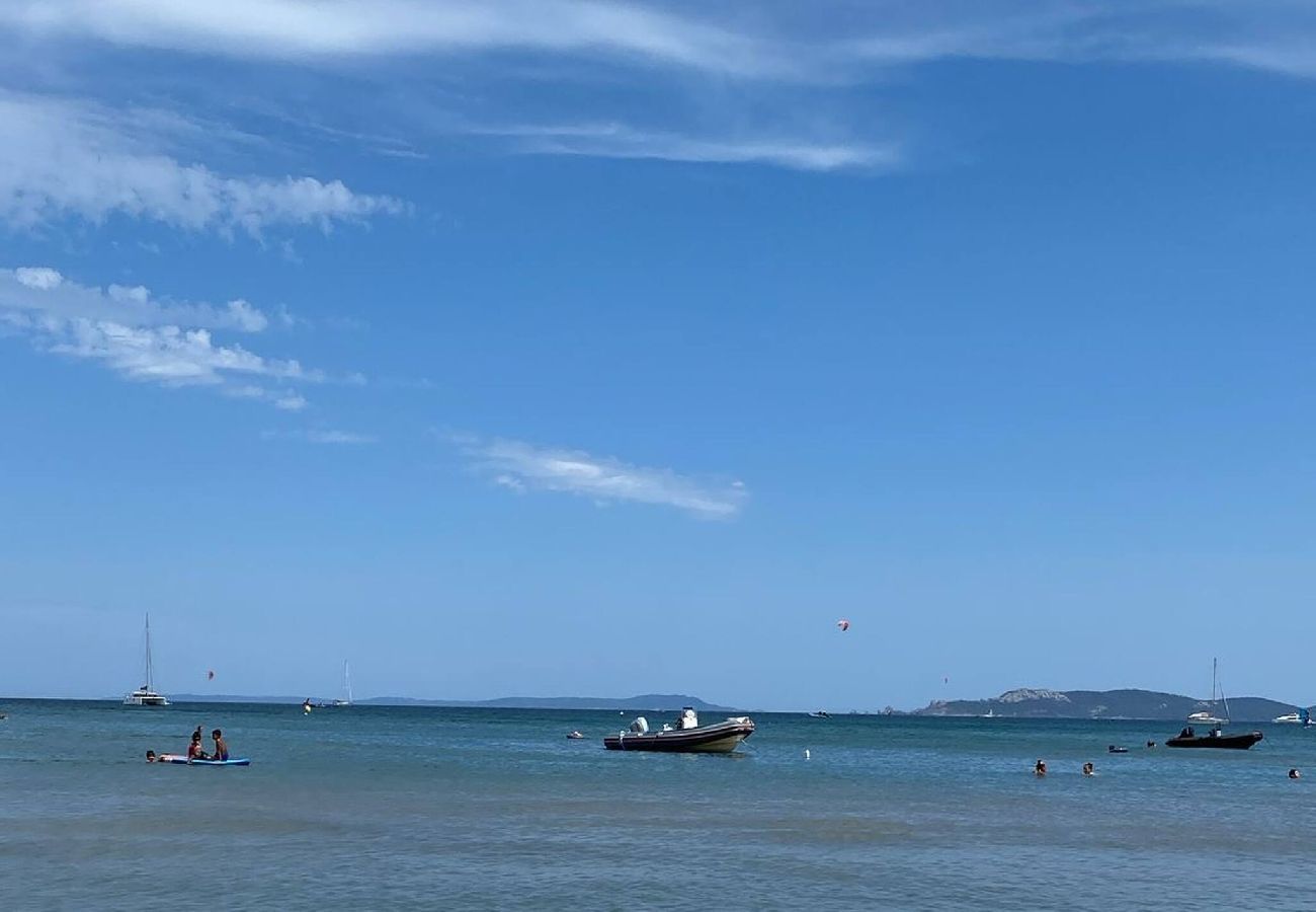 Studio à Hyères - Cosy studio à 100m mer – Jardinet & Clim