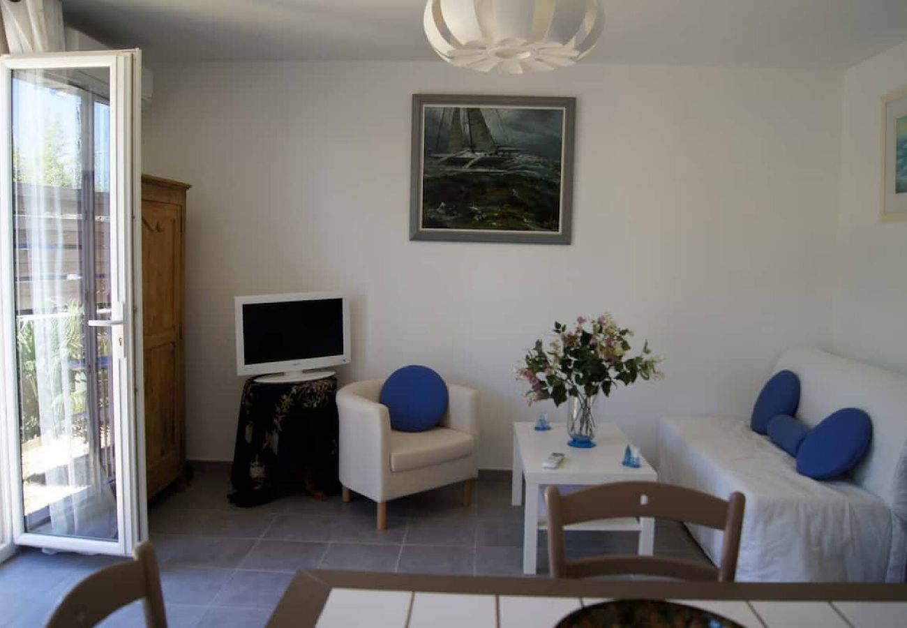 Appartement à Hyères - Madrague Vacances – Clim & Terrasse