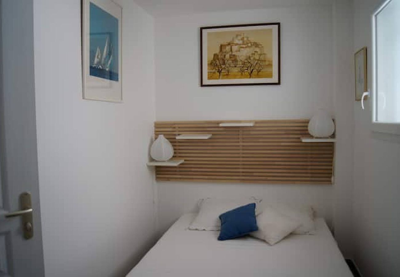 Appartement à Hyères - Madrague Vacances – Clim & Terrasse