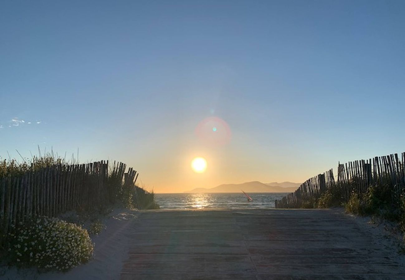 Appartement à Hyères - Madrague Vacances – Clim & Terrasse