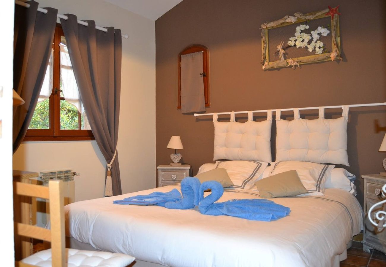 Appartement à Hyères - Appartement Vue Mer Balcon & Piscine Partagée Clim