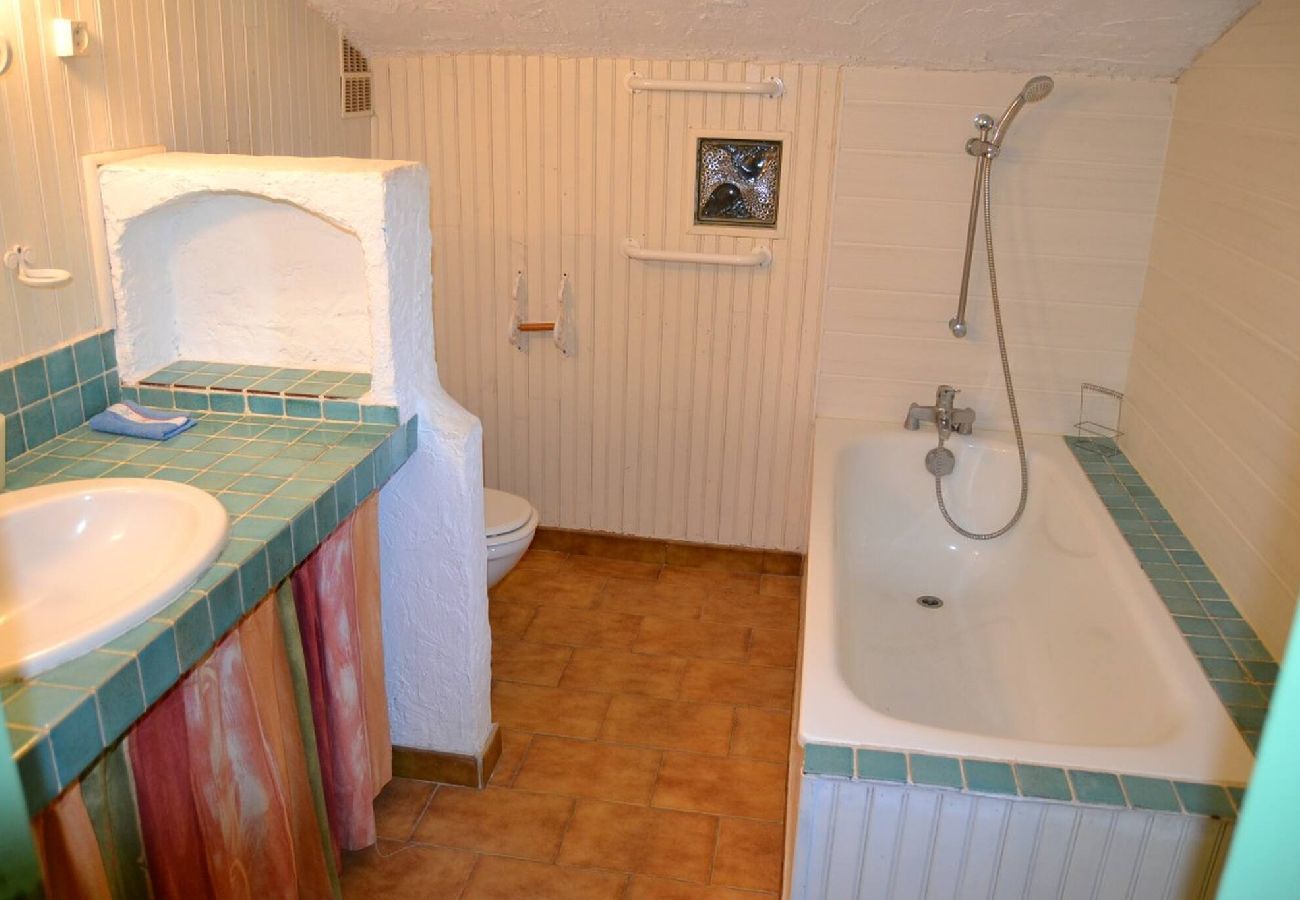 Appartement à Hyères - Appartement Vue Mer Balcon & Piscine Partagée Clim