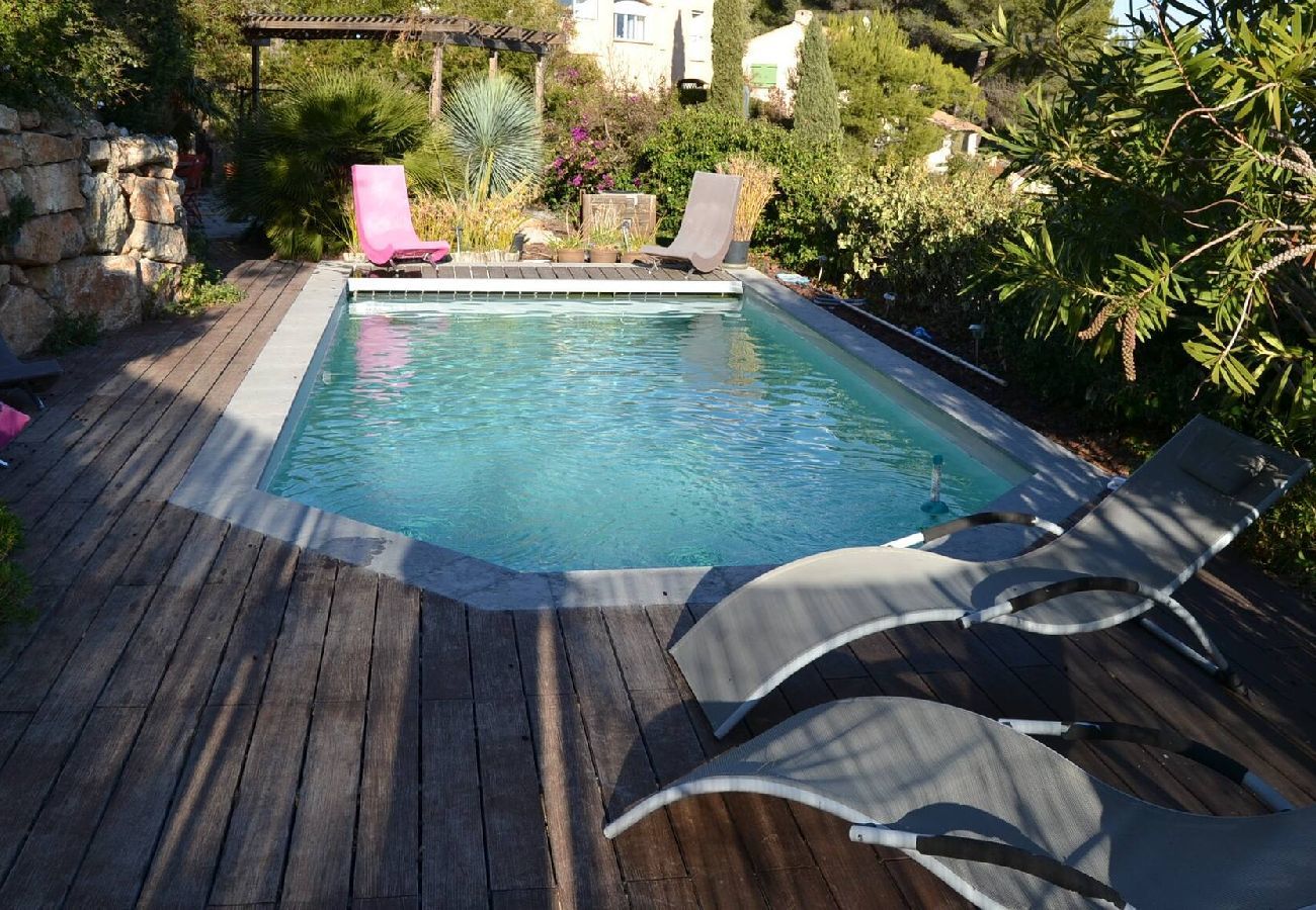 Appartement à Hyères - Appartement Vue Mer Balcon & Piscine Partagée Clim