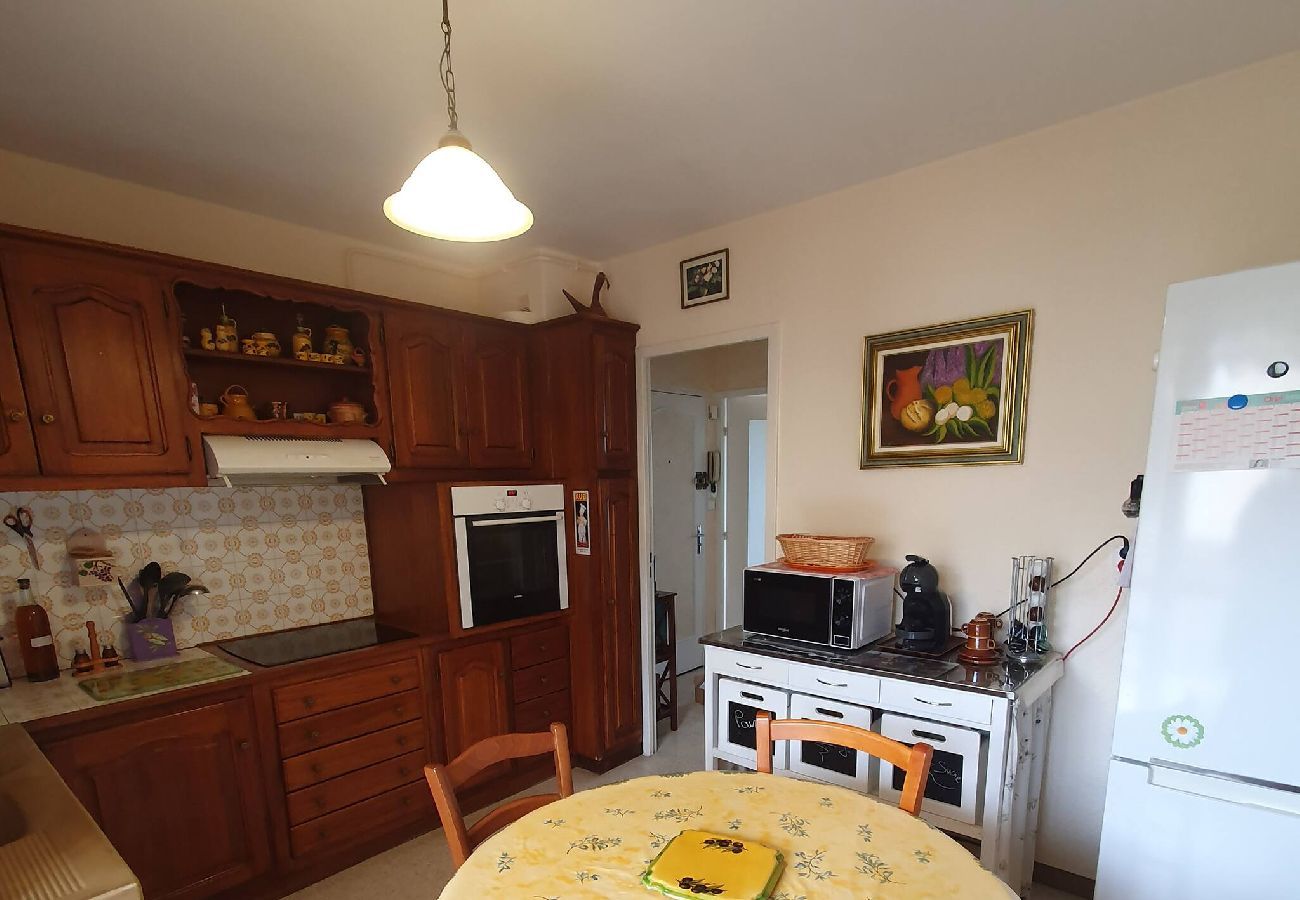 Appartement à Hyères - Spacieux T3 lumineux – Clim, Parking, Proche gare