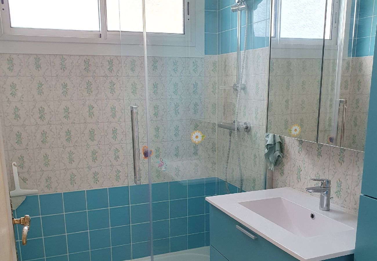 Appartement à Hyères - Spacieux T3 lumineux – Clim, Parking, Proche gare