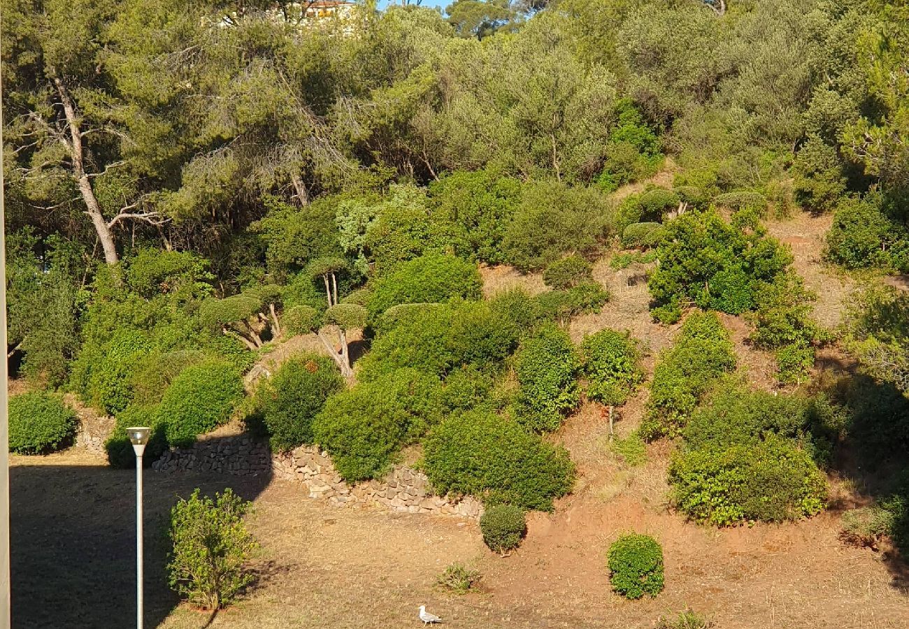 Appartement à Hyères - Spacieux T3 lumineux – Clim, Parking, Proche gare