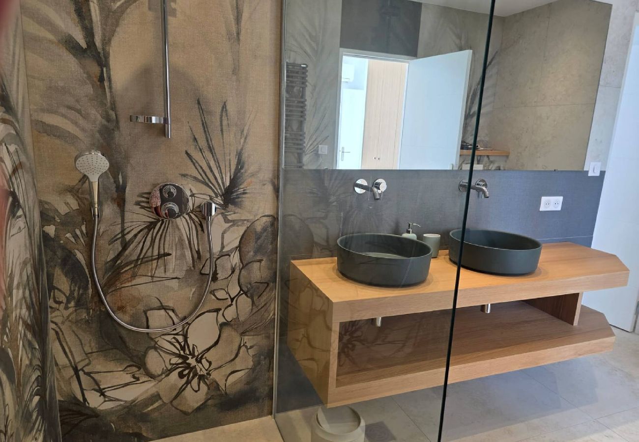 Appartement à Hyères - Sous Le Palmier - Plage - Climatisation - Jardin 