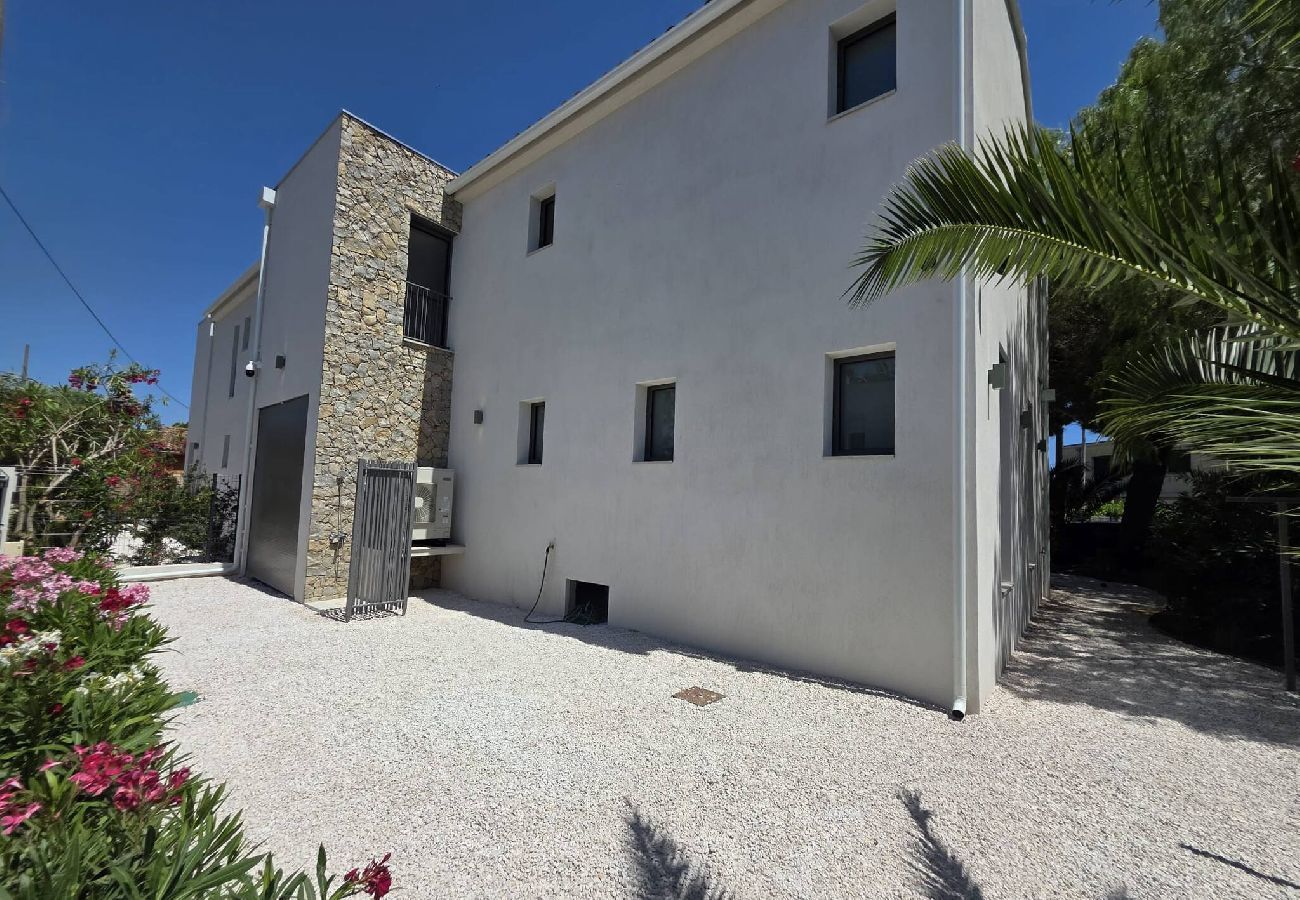Maison à Hyères - Élégante villa neuve à deux pas de la plage - Clim 