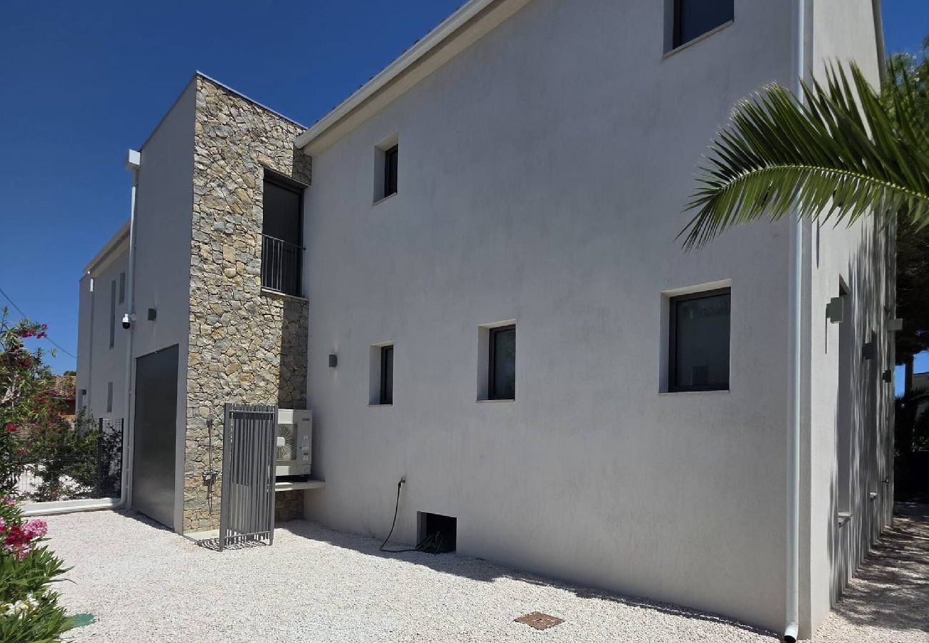 Maison à Hyères - Élégante villa neuve à deux pas de la plage - Clim 
